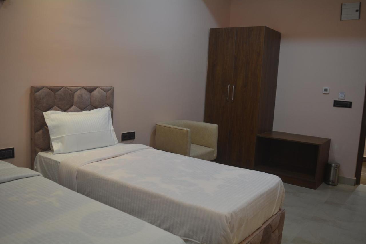 Maharaja Hotel & Banquet Darbhanga Екстериор снимка