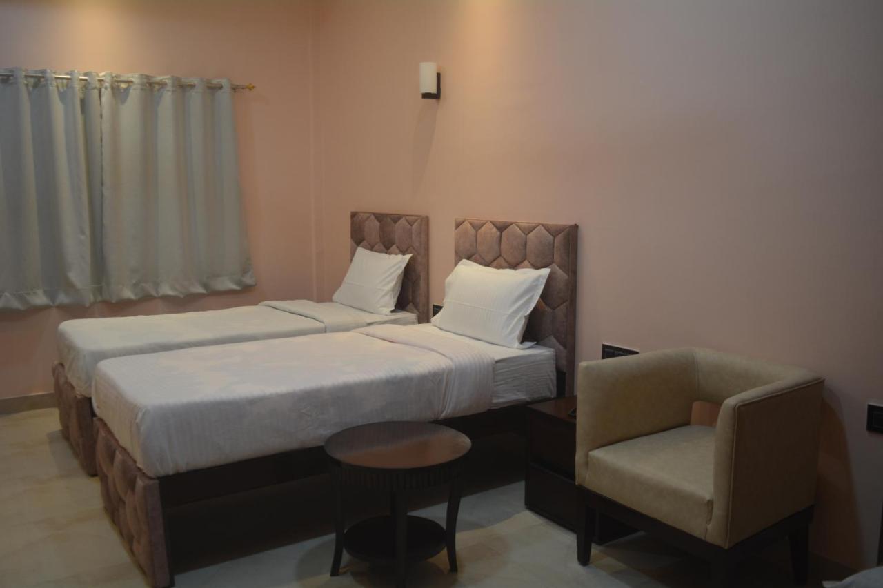 Maharaja Hotel & Banquet Darbhanga Екстериор снимка