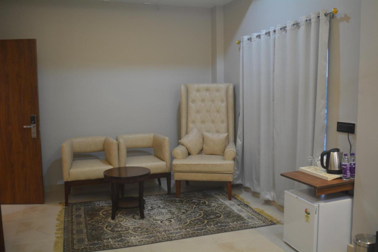 Maharaja Hotel & Banquet Darbhanga Екстериор снимка